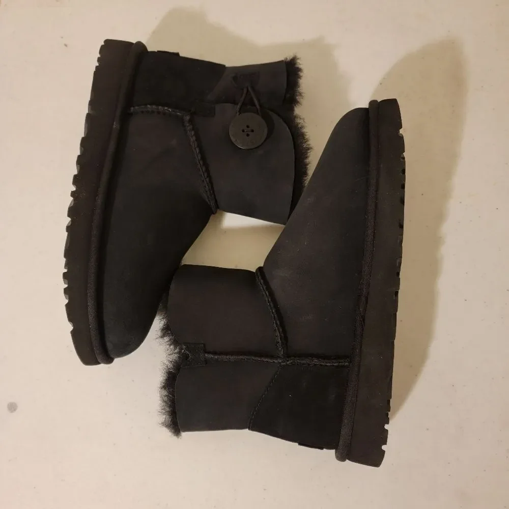 Ugg Mini Bailey Button Boots - Picture 4 of 6